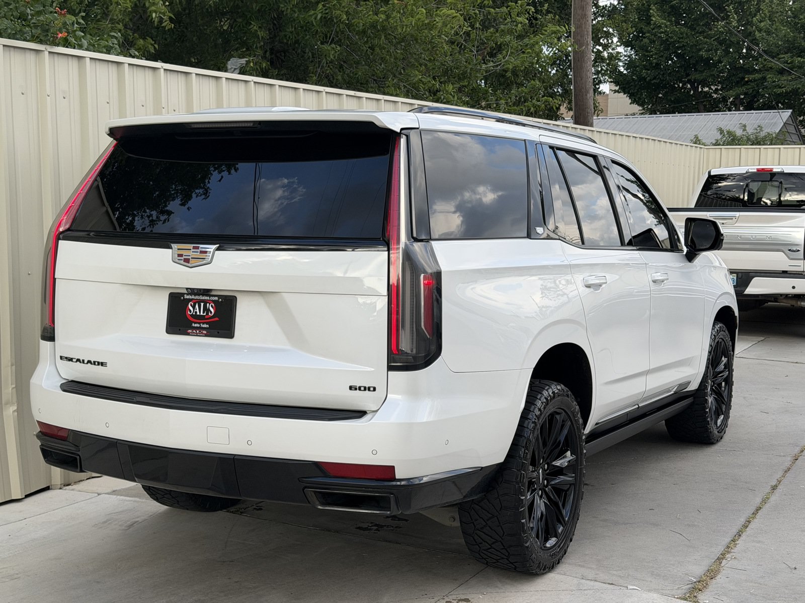 Used 2021 Cadillac Escalade Sport Platinum AWD/4WD image 5