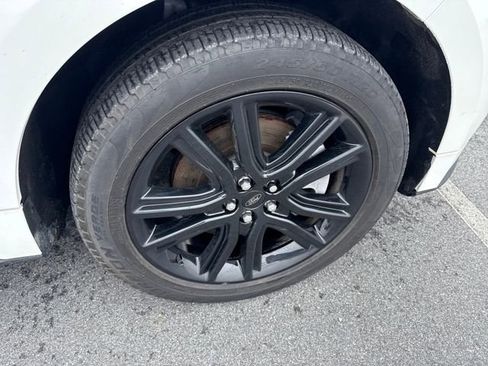 Used 2024 Ford Edge ST-Line image 11