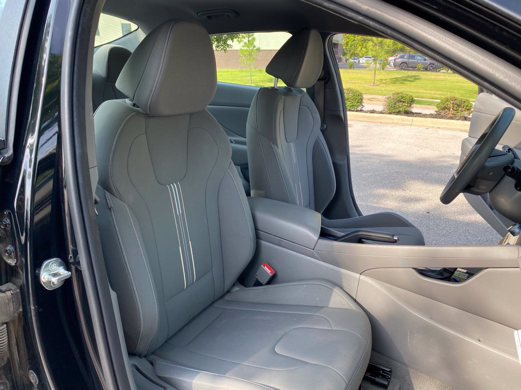 Used 2024 Hyundai Elantra SEL FWD image 31