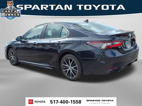 Used 2023 Toyota Camry SE FWD image 9