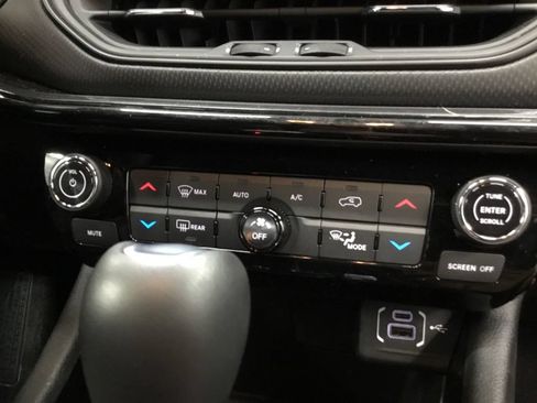 Used 2023 Jeep Compass Latitude w/ Convenience Group AWD/4WD image 26