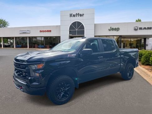 Used 2025 Chevrolet Silverado 1500 Custom Trail Boss AWD/4WD image 3