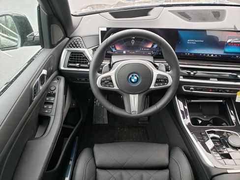 New 2026 BMW X5 xDrive50e image 17