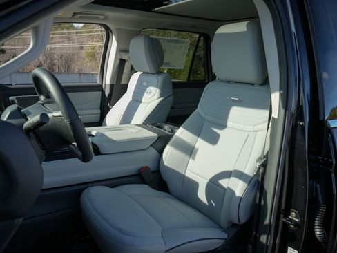 New 2026 Ford Expedition Platinum w/ Platinum Ultimate Package image 22