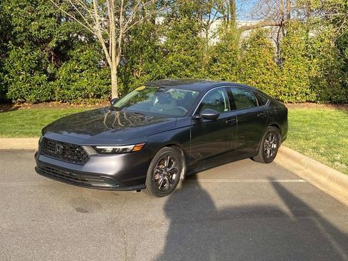 Used 2023 Honda Accord EX image 3