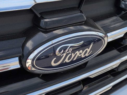 New 2026 Ford Explorer Active RWD image 17