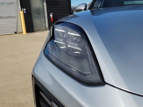 New 2026 Porsche Cayenne Coupe image 8