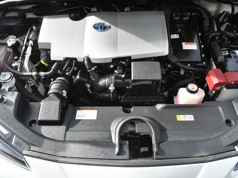 Certified 2021 Toyota Prius LE w/ Carpet Mat Package (TMS) image 29