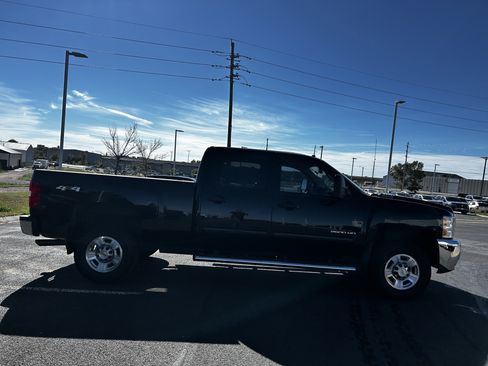 Used 2010 Chevrolet Silverado 2500 LTZ w/ Convenience Package AWD/4WD image 6
