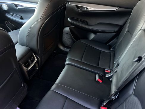Used 2023 INFINITI QX50 Luxe FWD image 12