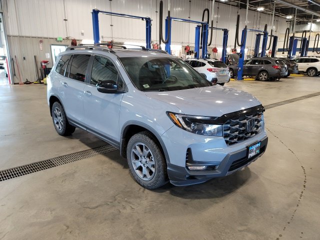Used 2025 Honda Passport TrailSport image 1