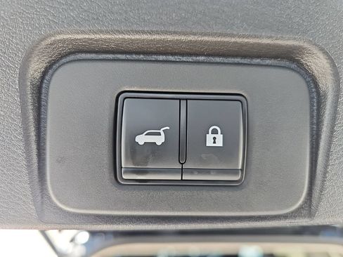 Used 2025 Nissan Rogue SV w/ Rock Creek Premium Package AWD/4WD image 38