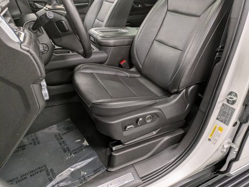 Used 2021 GMC Yukon Denali w/ Denali Premium Package image 10