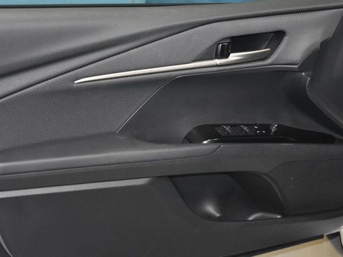 Used 2025 Toyota Camry SE image 4