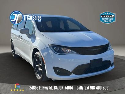 Used 2020 Chrysler Pacifica Touring w/ S Appearance Package