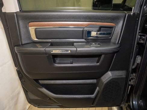 Used 2016 RAM 1500 Laramie w/ Convenience Group image 10