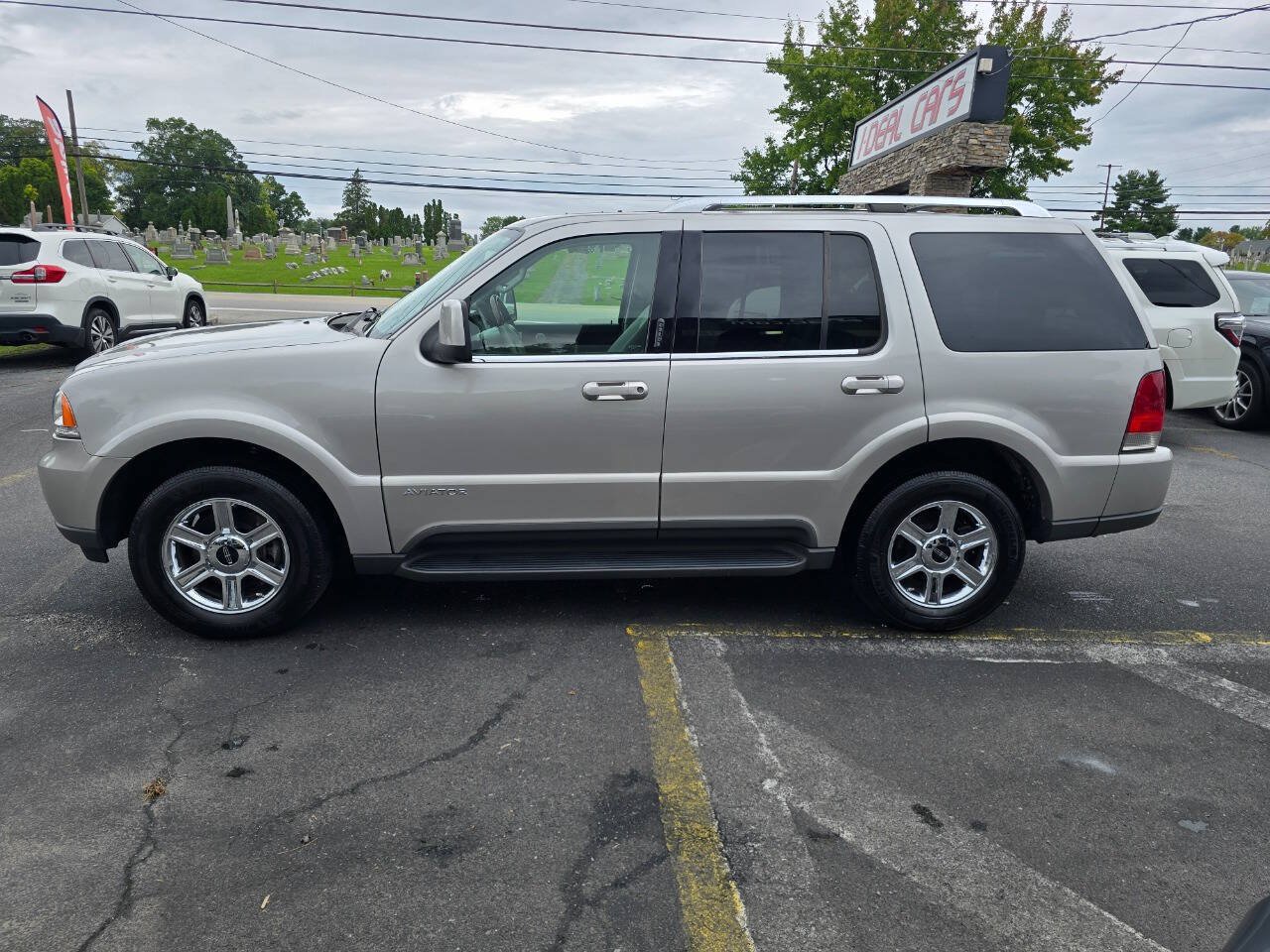 Used 2005 Lincoln Aviator AWD image 6