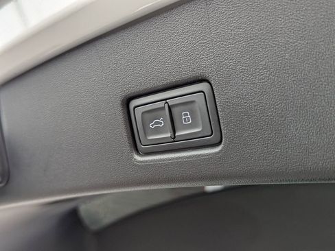 Used 2023 Audi Q4 e-tron Prestige w/ Black Optic Package image 33