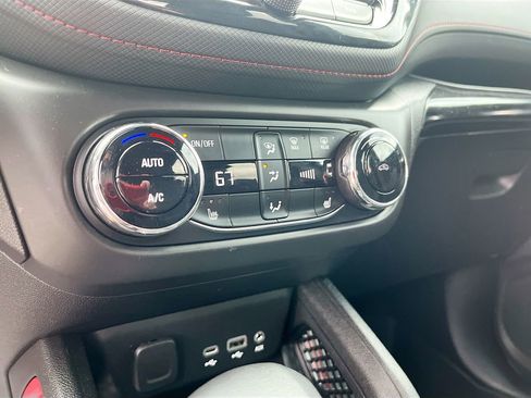 Used 2022 Chevrolet TrailBlazer RS w/ Sun and Liftgate Package AWD/4WD image 15