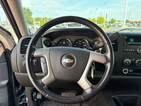 Used 2009 Chevrolet Silverado 1500 LT w/ Power Pack Plus AWD/4WD image 16