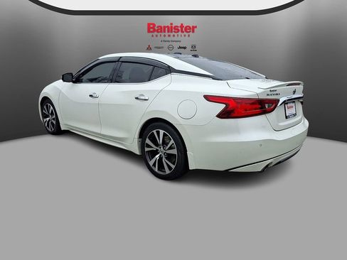 Used 2017 Nissan Maxima Platinum w/ Interior Lighting Package image 6