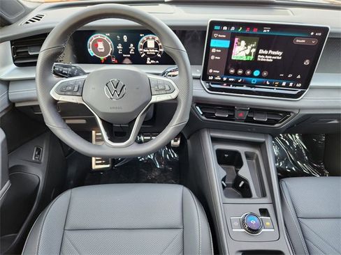 New 2026 Volkswagen Tiguan SE R-Line image 24