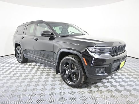 Used 2022 Jeep Grand Cherokee L Laredo image 9