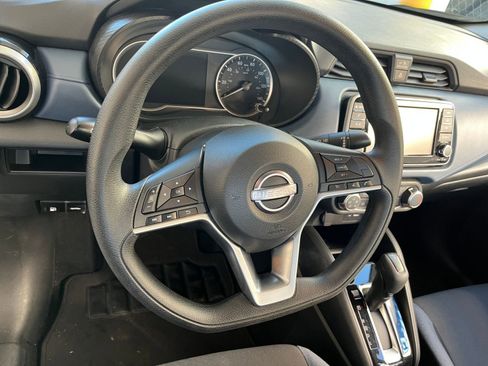 Used 2025 Nissan Versa SV image 24