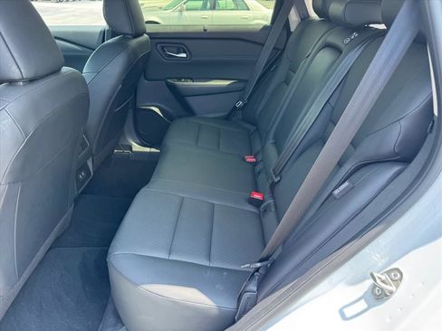 Used 2025 Nissan Rogue SV w/ SV Premium Package AWD/4WD image 14