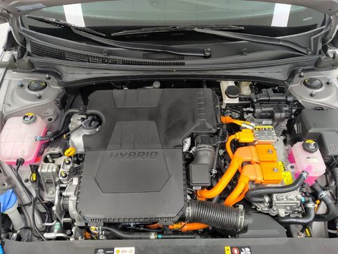 Used 2025 Hyundai Elantra Hybrid FWD image 30