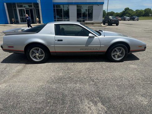 Used 1987 Pontiac Firebird Coupe RWD image 4