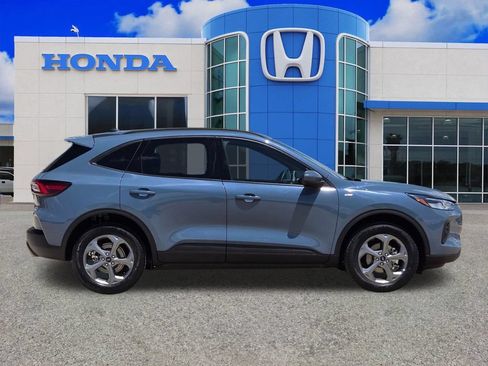 Used 2025 Ford Escape ST-Line Select AWD/4WD image 2