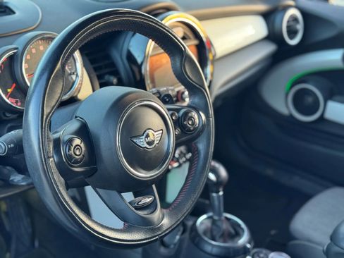 Used 2014 MINI Cooper S image 21