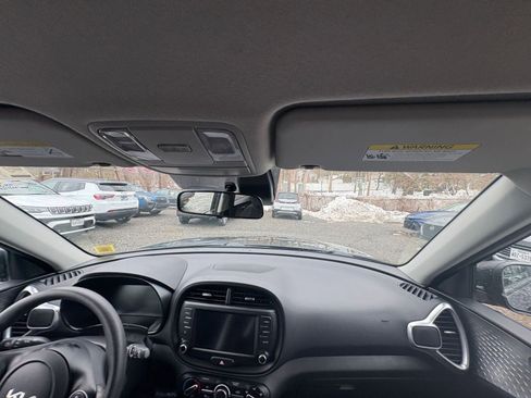 Used 2025 Kia Soul LX w/ LX Technology Package image 29