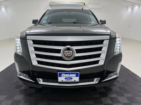 Used 2015 Cadillac Escalade 4WD image 2