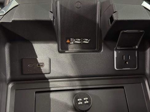 New 2025 GMC Sierra 2500 SLT w/ SLT Convenience Package image 36