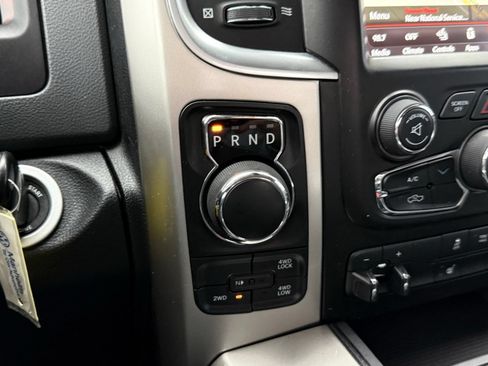 Used 2018 RAM 1500 SLT AWD/4WD image 35