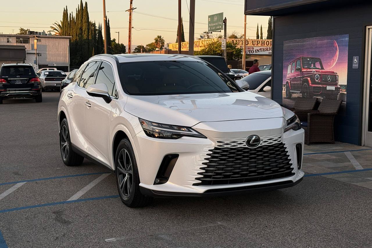 Used 2023 Lexus RX 350 Premium FWD image 4