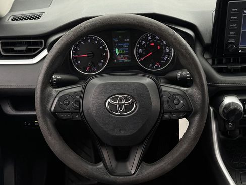 Used 2021 Toyota RAV4 LE image 13