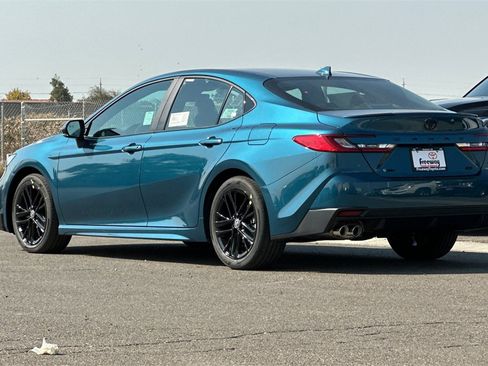New 2025 Toyota Camry SE image 6