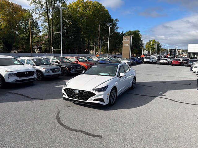 Certified 2023 Hyundai Sonata SEL w/ Convenience Package FWD image 2