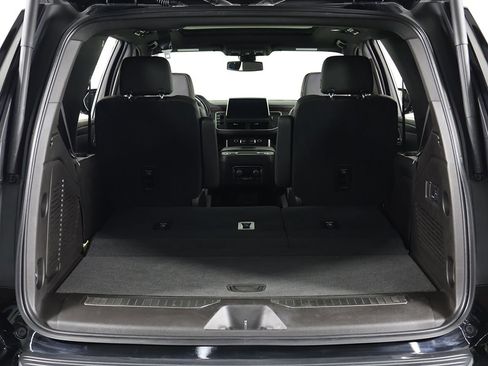 Used 2021 Chevrolet Tahoe Z71 w/ Luxury Package AWD/4WD image 23