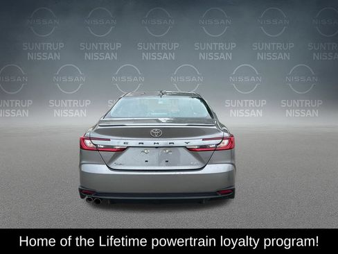 Used 2025 Toyota Camry SE FWD image 4