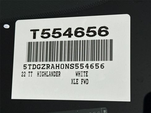 Certified 2022 Toyota Highlander XLE image 57