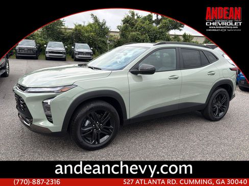 New 2026 Chevrolet Trax ACTIV w/ Sunroof Package FWD image 1