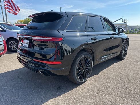 Used 2024 Lincoln Corsair AWD w/ Equipment Group 101A image 11