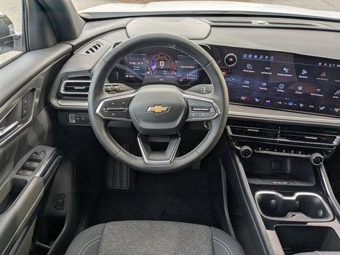 New 2026 Chevrolet Traverse LT image 17