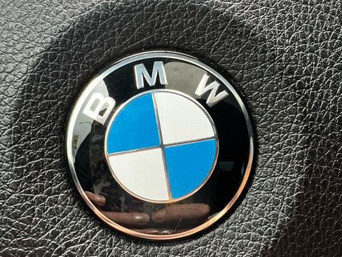 Used 2018 BMW 330i xDrive Sedan w/ Premium Package AWD/4WD image 25