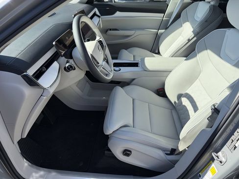 New 2025 Volvo EX90 Ultra AWD/4WD image 9