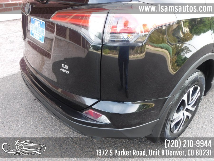 Used 2018 Toyota RAV4 LE w/ Carpet Mat Package AWD/4WD image 29